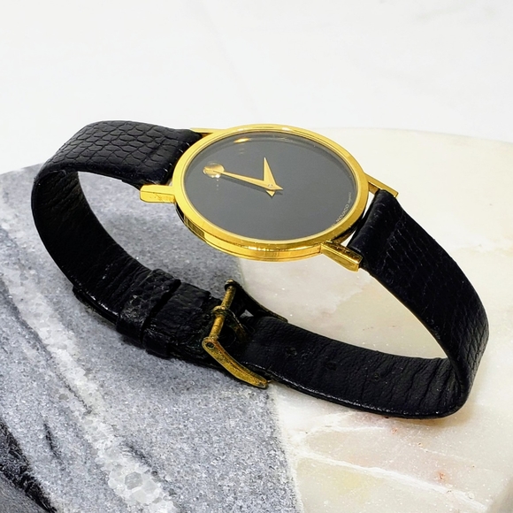 Movado 87-45-882, Museum dial w/original leather strap and clasp. - Picture 2 of 11